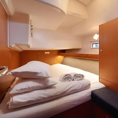 Botel Bavaria Cruiser 46- Solaric *