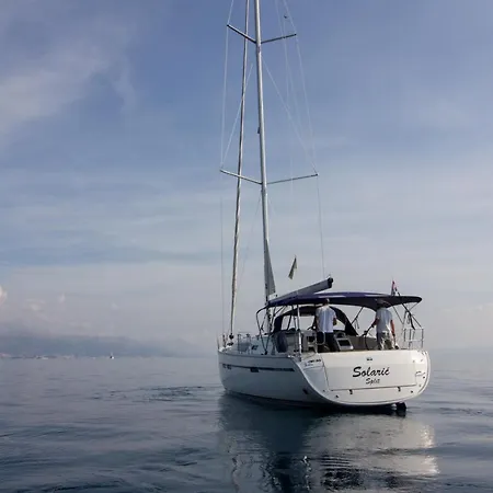 Båthotell Bavaria Cruiser 46- Solarić